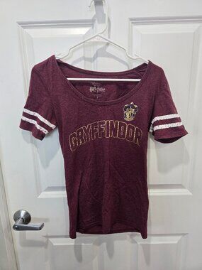Harry Potter Gryffindor Universal Studios Exclusive Women's Fitted T-shirt small